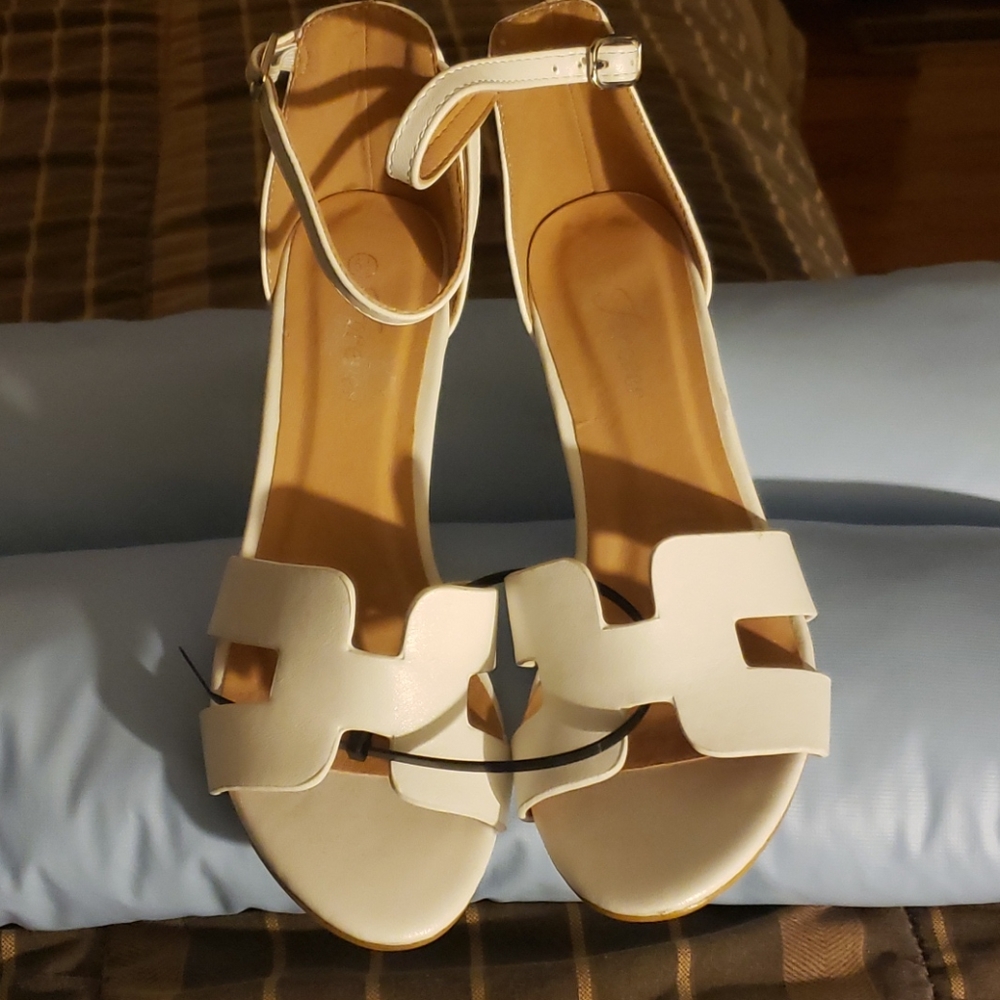 Women's shoes